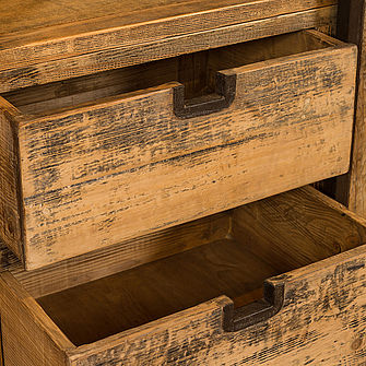 Russ Einrichtungen im Antik-Hof Bissee Schrank Regal Schiebetüren altes Holz