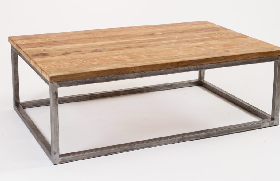 Couchtisch Boston mit Holzplatte und Metallgestell, modern und schlicht im Design.