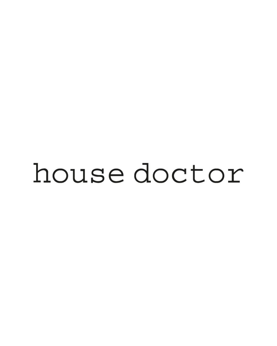 Text "house doctor" in einfacher, klarer Schrift.