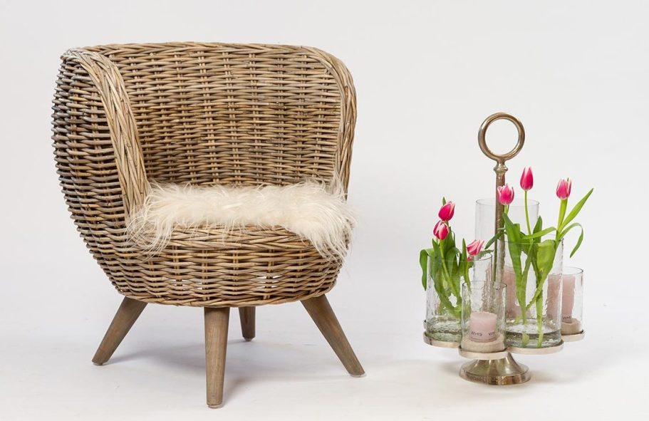 Korbstuhl Bucket aus handgeflochtenem Rattan für die Terrasse